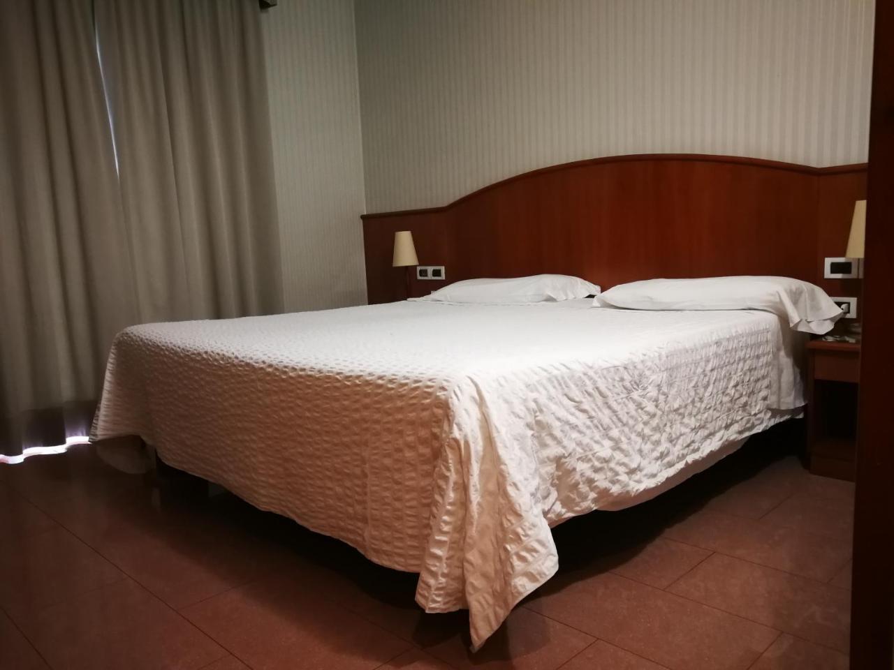 Hotel Willy เจโมนา เดล ฟริอูลี ภายนอก รูปภาพ