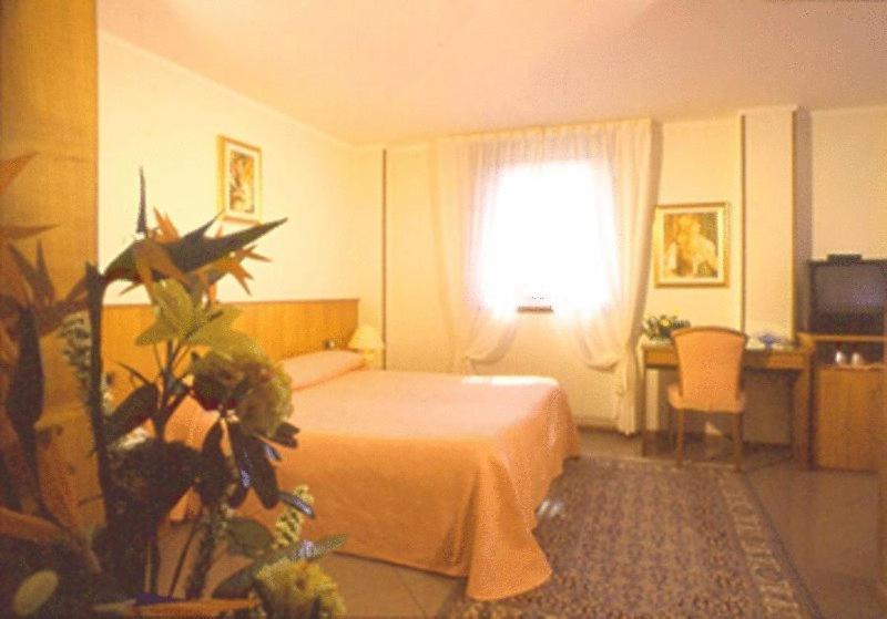 Hotel Willy เจโมนา เดล ฟริอูลี ห้อง รูปภาพ